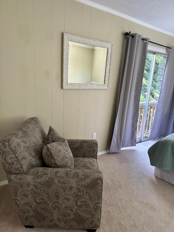 Вилла Cozy, Lake Lanier Property With Amazing Views Доусонвилл Экстерьер фото