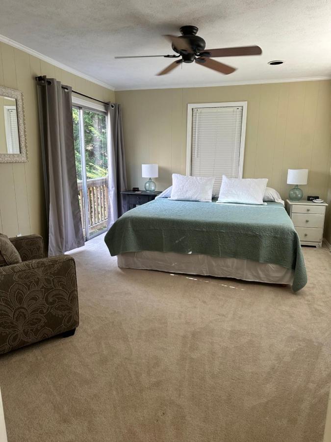 Вилла Cozy, Lake Lanier Property With Amazing Views Доусонвилл Экстерьер фото